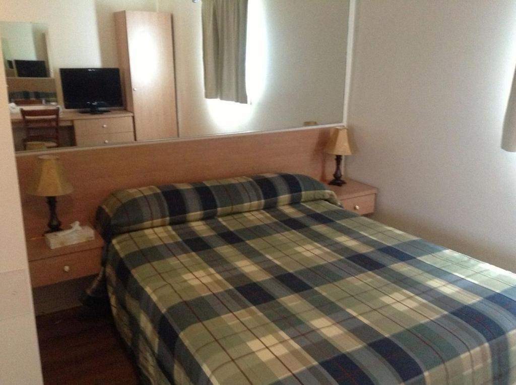 Motel Chevalier ควิเบกซิตี้ ภายนอก รูปภาพ