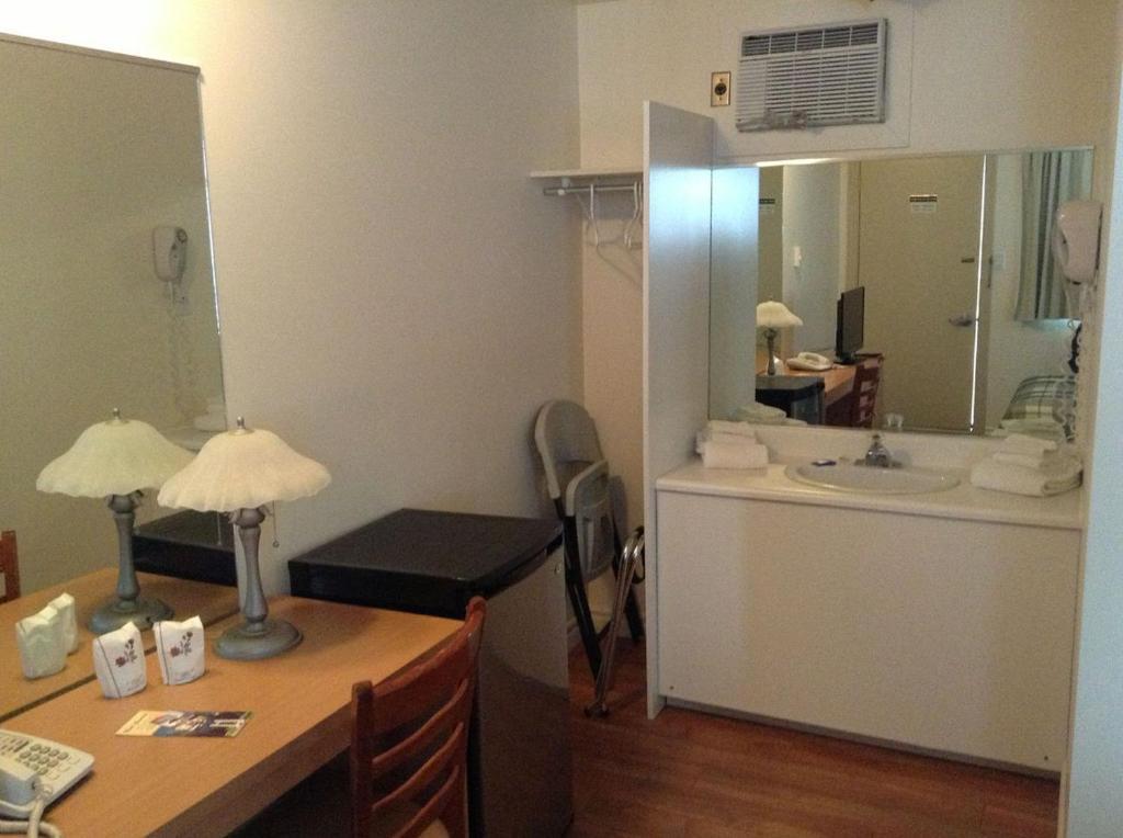 Motel Chevalier ควิเบกซิตี้ ภายนอก รูปภาพ