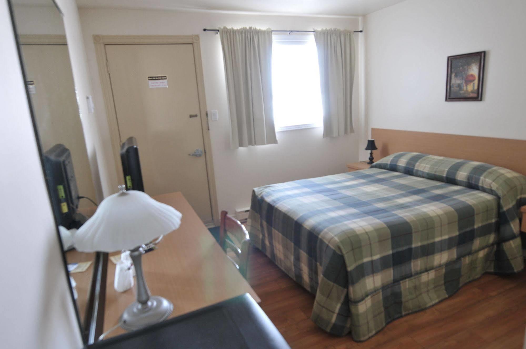 Motel Chevalier ควิเบกซิตี้ ภายนอก รูปภาพ
